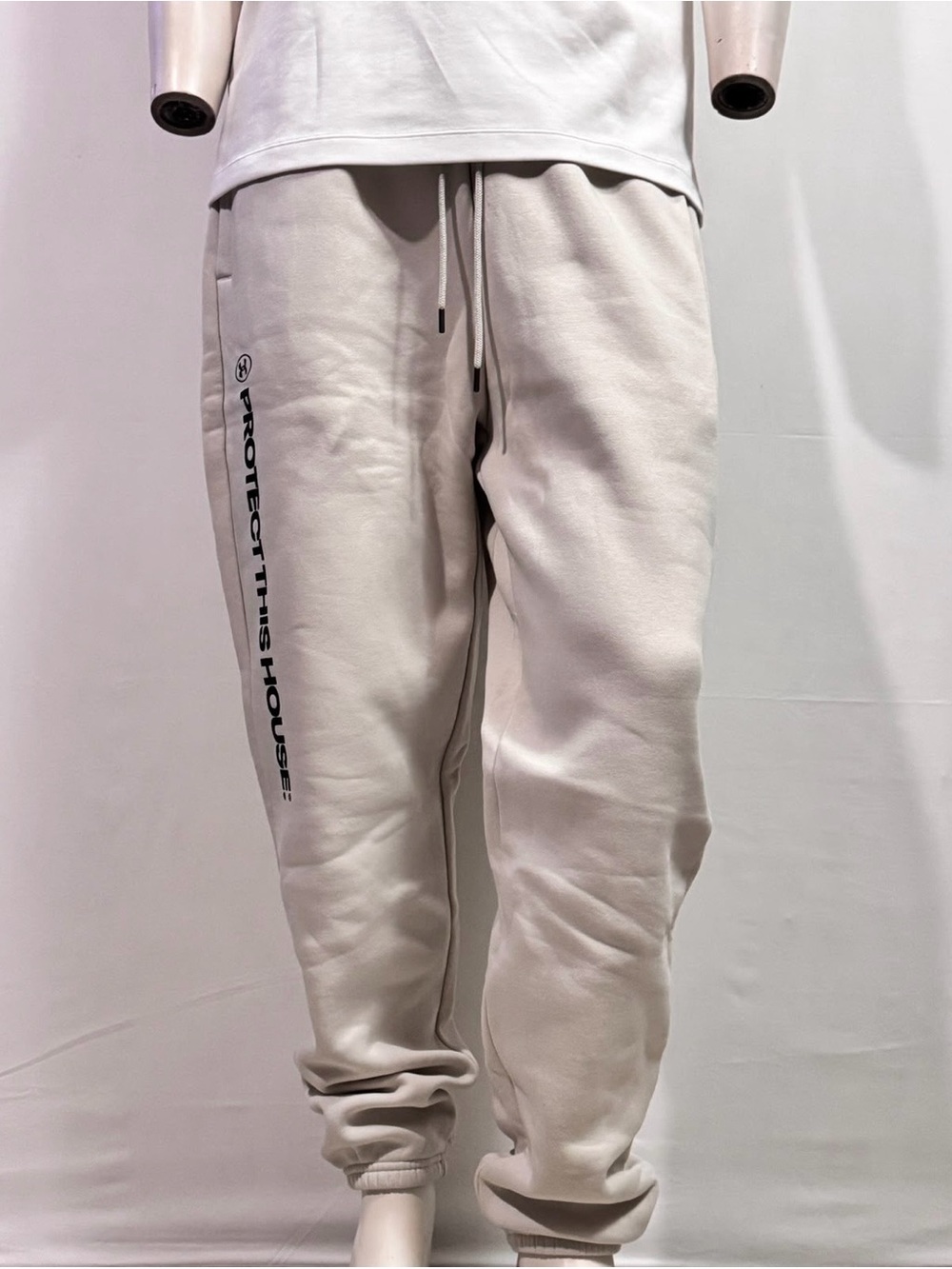 NWT Under Armour Protect This House Icon Fleece Joggers Off White Cream Mens L
